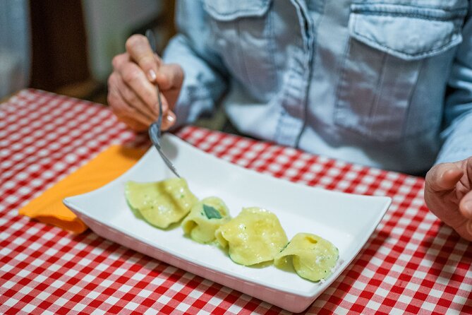 [Bolognas Food Treasure]: Funny Cooking Class With Chef Antonino