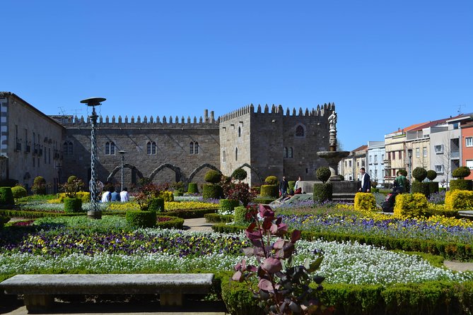 Braga and Guimarães Tour With Lunch From Porto