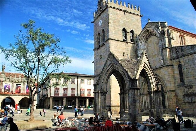 Braga & Guimarães Private Tour (All Inclusive)