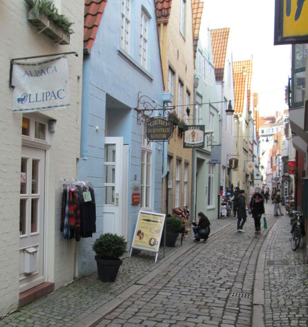 Bremen: Walking Tour of Historic Schnoor District