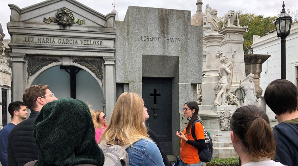 Buenos Aires: La Recoleta Cemetery Guided Tour in English