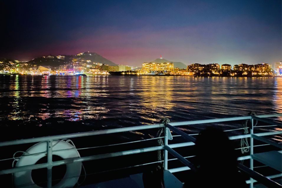 Cabo San Lucas: Sunset Dinner Cruise With Domestic Open Bar