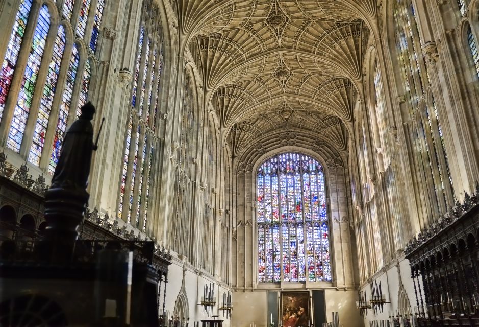 Cambridge: Alumni-Led Walking & Punting Tour W/Kings College