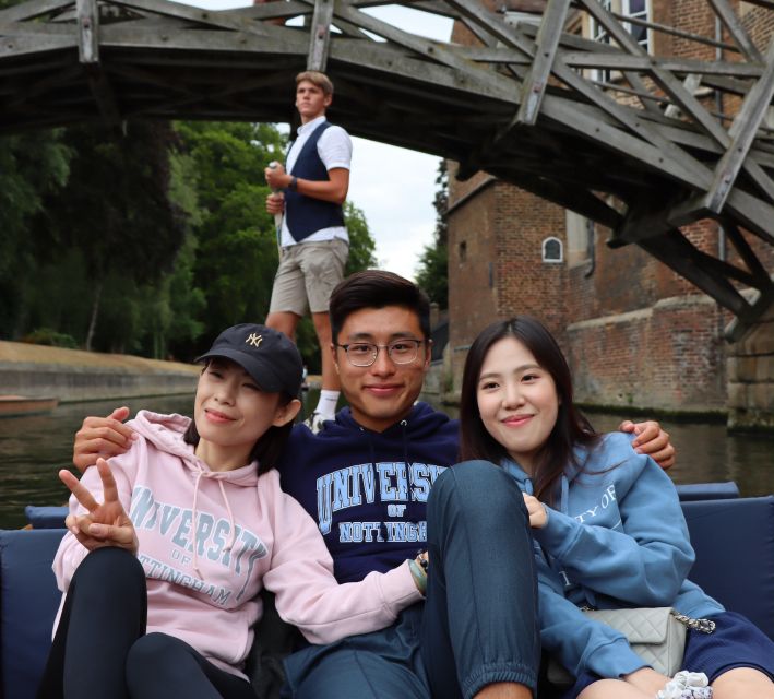 Cambridge: Private Chauffeured Punting Tour