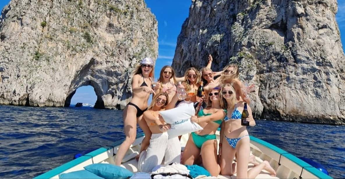 Capri: Small Group Boat Tour With Limoncello and Snacks