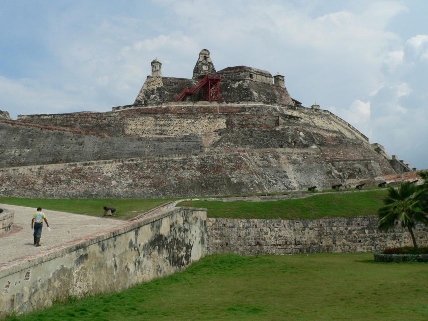 Cartagena: BILINGUAL CITYTOUR SAN FELIPE CASTLE & Old City