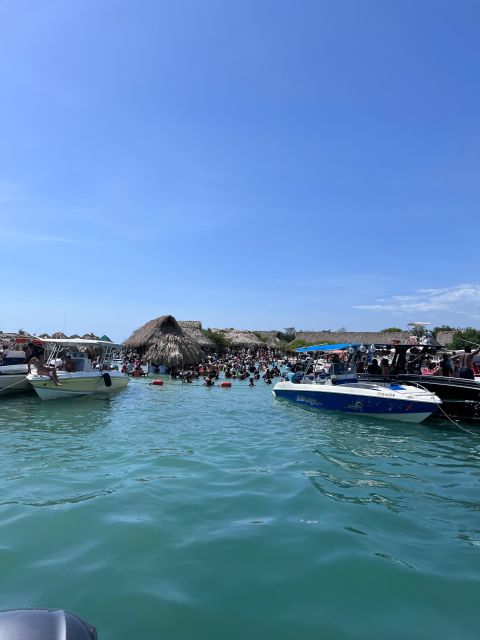 Cartagena: Rosario Islands and Cholon VIP Party Boat Tour