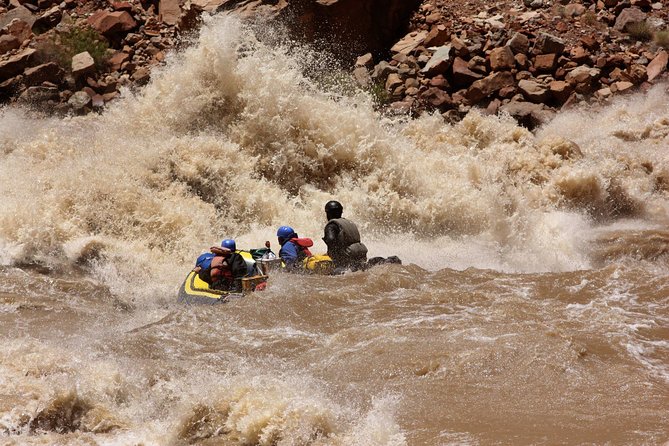 Cataract Canyon Rafting Adventure From Moab