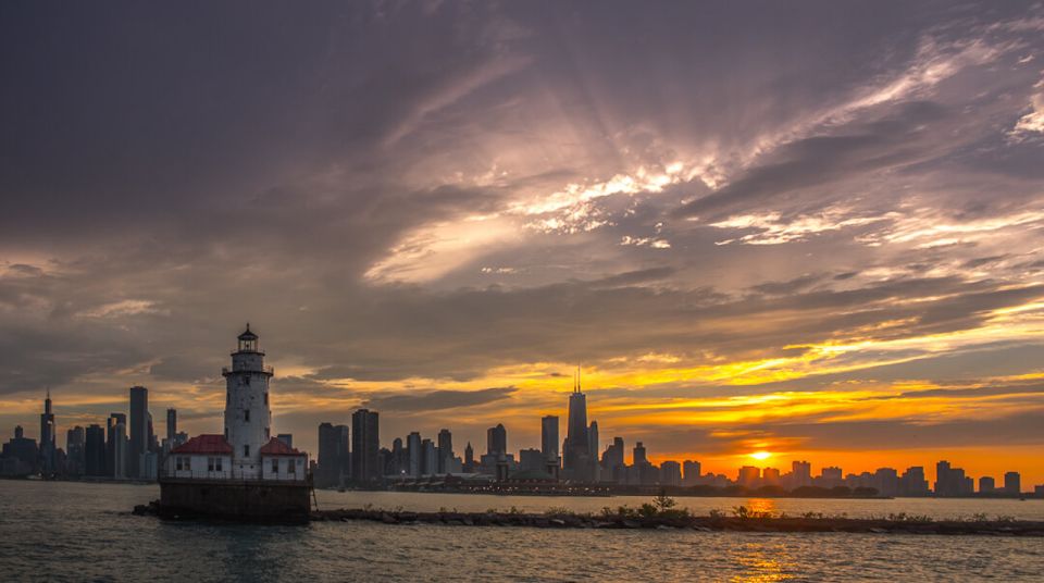 Chicago: 1.5-Hour Scenic Sunset Lake Cruise