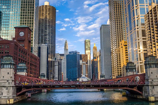 Chicago River Architecture Tour With Small Boat Upgrade Option