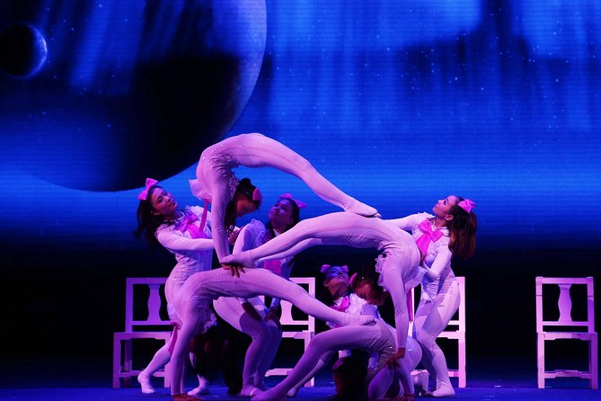 China Acrobatics Show and Shanghai Evening Tour