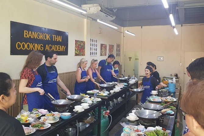 Choose 5 Dishes: Half-Day Cooking Class in Sukhumvit With Market Tour