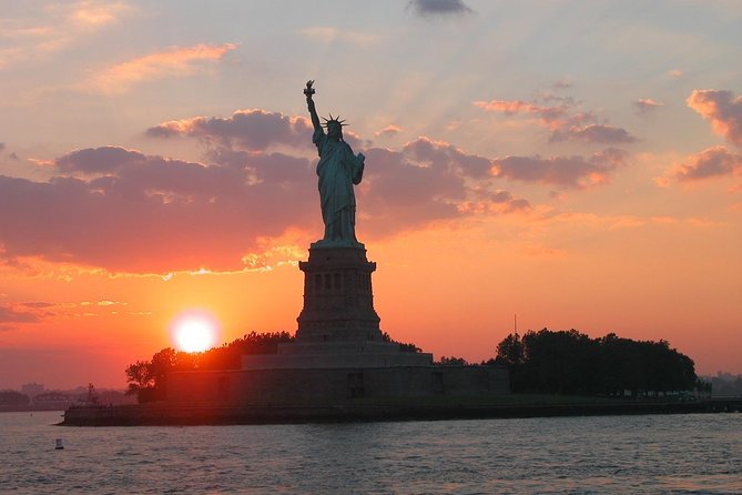 Circle Line: New York City Harbor Lights Cruise