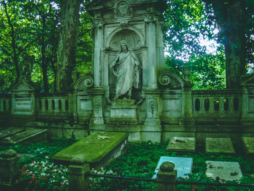 Cologne: Melaten Cemetery With Old Town Private Tour - Tour Overview