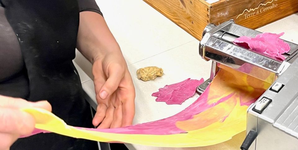 Colorful Pasta Cooking Class Near Arezzo