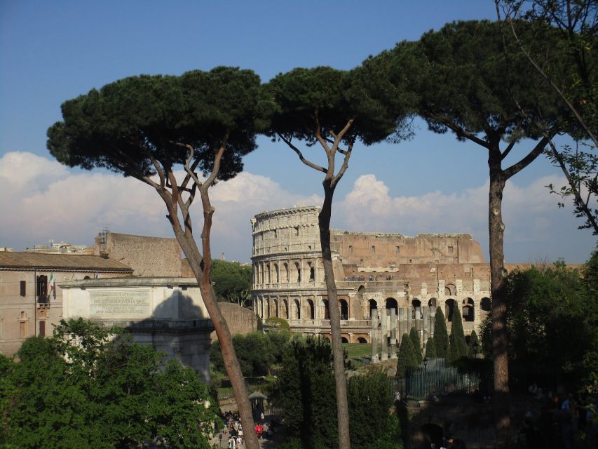 Colosseum Express Tour With Local Guide