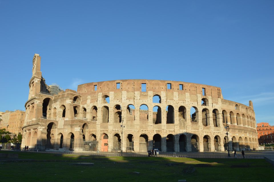 Colosseum & Forum Small Group Tour With an Archaeologist