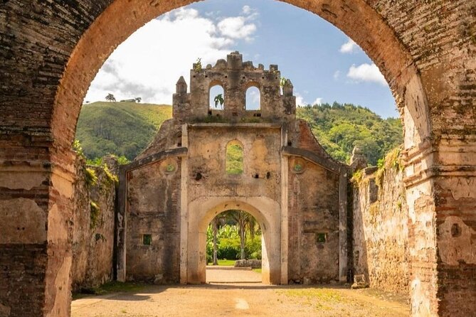 Combo Tour: Irazú Volcano + Orosi Valley + Ujarrás Ruins