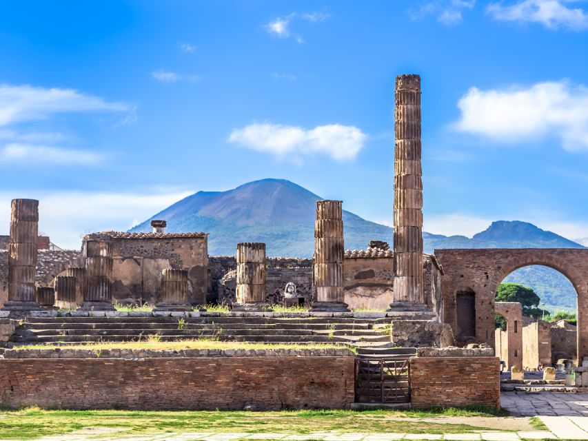 Combo Tour of Pompeii and Mount Vesuvius From Castellammare Di Stabia