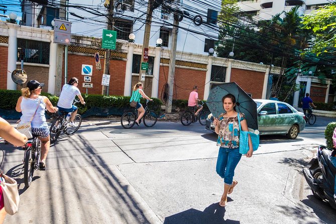 Countryside Bangkok and a Local Floating Market Tour by Bicycle Including Lunch