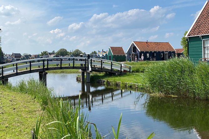 Countryside Electric Bike Tour: Zaanse Schans & Zaandam