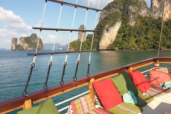 Cruising on a Comfortabel Boat in Phang Nga Bay – the Must-Do Tour Khao Lak