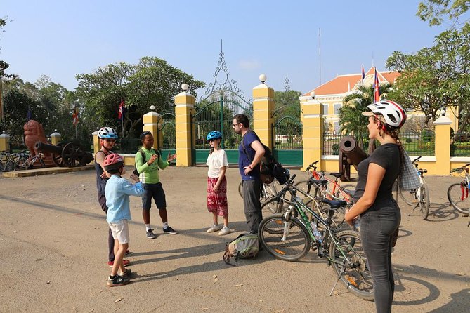 Customs and Culture Half Day Walk and Bike Tour in Battambang