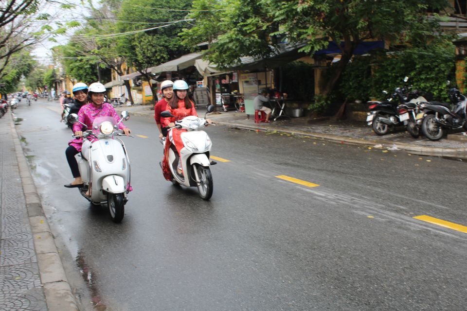 Da Nang: 3.5-Hour Food Tour by Motorbike With Driver