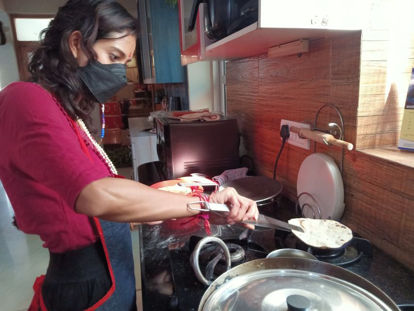 Delhi: Cooking Class and Much More in a Local Family Home