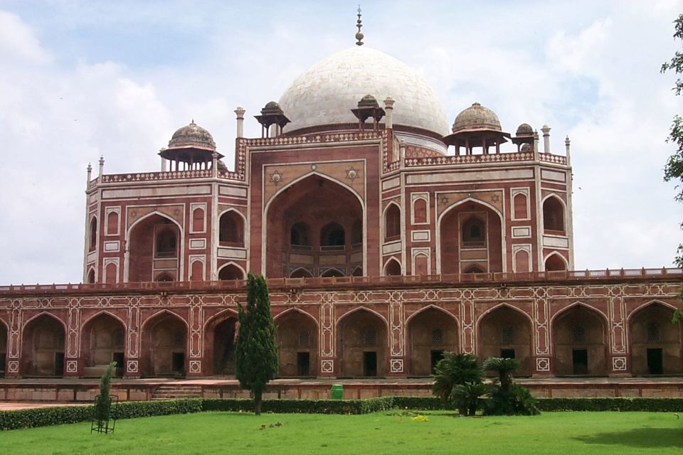 Delhi: Old & New Delhi Private Guided Day Trip With Transfer