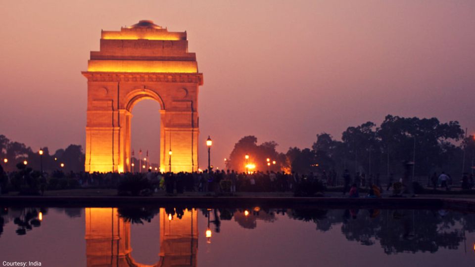 Delhi: Private Car Hire With Driver and Flexible Hours