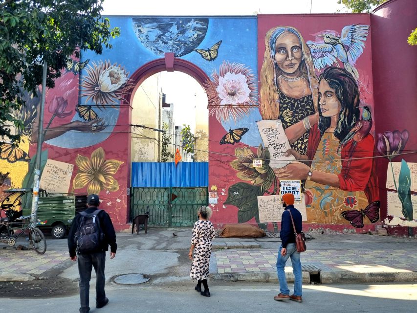 Delhi Street Art Tour: Explore the Murals & Visit a Stepwell