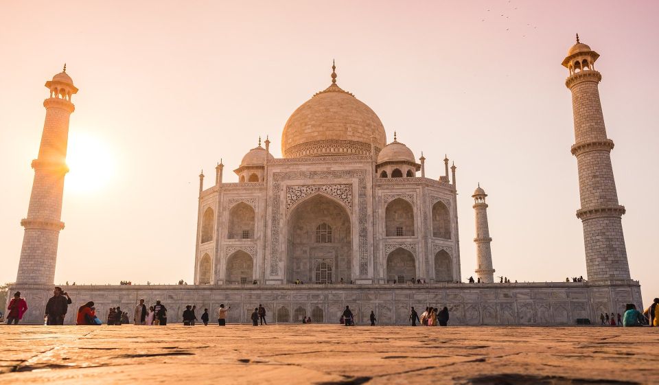 Delhi: Taj Mahal and Agra Private Day Trip With Hotel Pickup