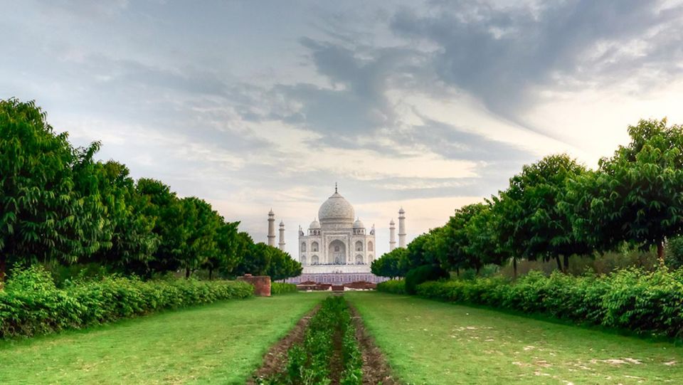 Delhi to Agra and Fatehpursikri 2 Days Tour