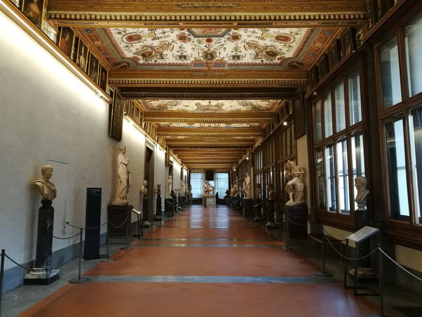 Discover Uffizi and Palazzo Vecchio: Half Day Guided Tour