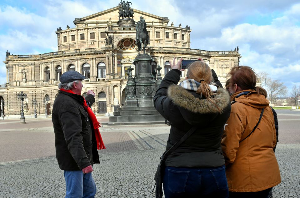 Dresden: Guided City Walk With a Cup of Coffee