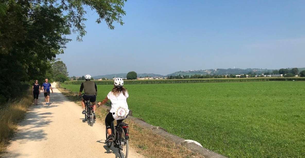 E-Bike Adventure Among Villages and Medieval Castles