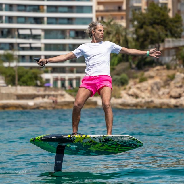 E-Foil Surfboard Rent | Hire Electric Hydrofoil Surfboards!