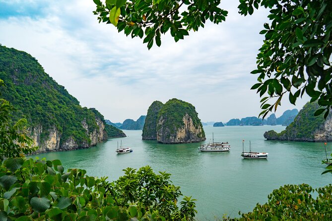 Emperor Cruise Halong: 3 Days 2 Nights Hideaway