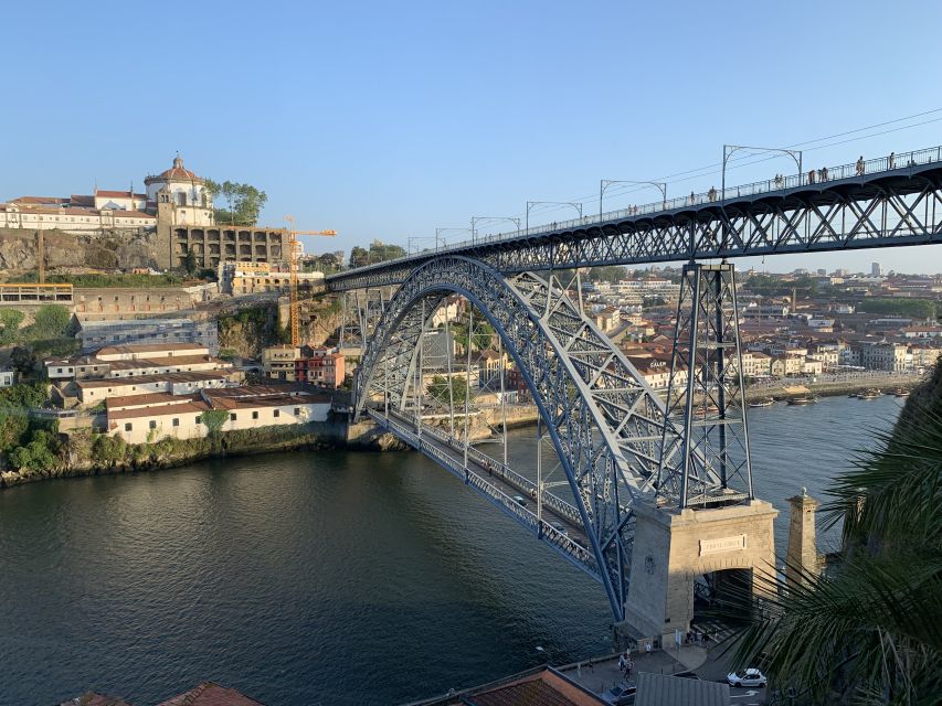 Essential Tour of the Two Banks of the Douro in Porto