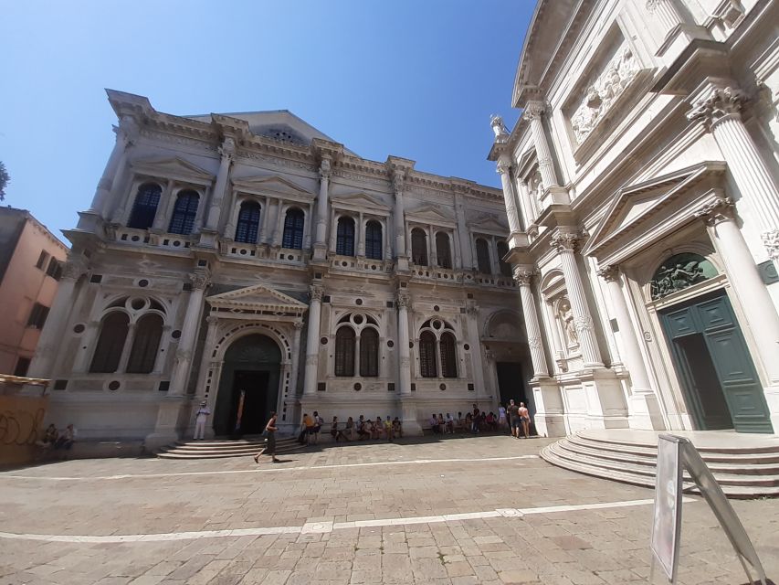 Explore Venice.Walking Tour