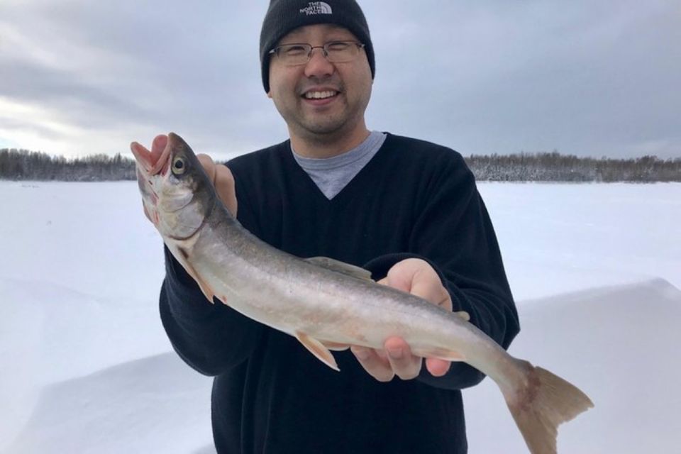 Fairbanks: Guided Ice Fishing Tour