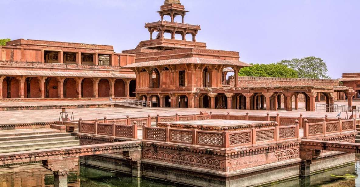 Fatehpur Sikri and Deeg Palace Tour From Agra