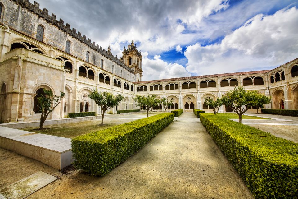 Fatima, Batalha & Obidos Day Trip