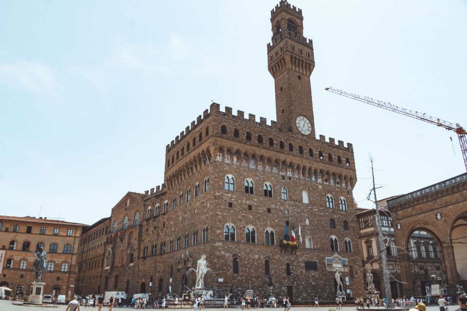 Florence: Guided E-Bike Tour to Michelangelo Square