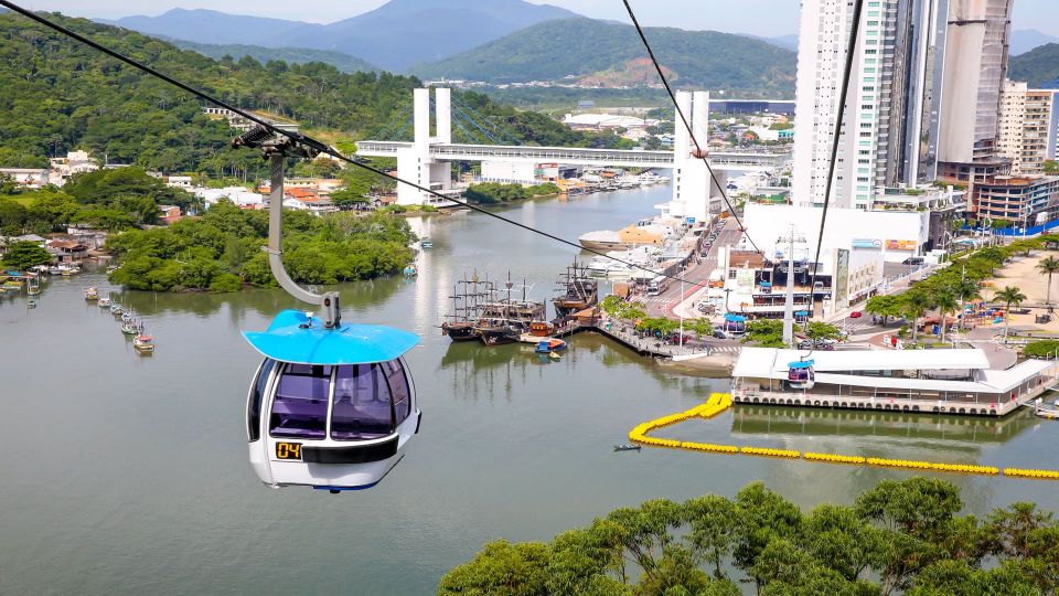 Florianópolis: Balneario Camboriu and Unipraias Park Tour