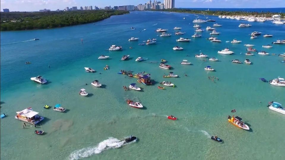 Fort Lauderdale: 12 People Private Boat Rental