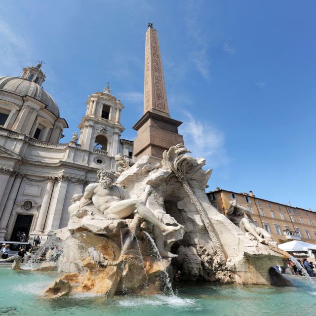 Fountains and Squares Tour in Rome