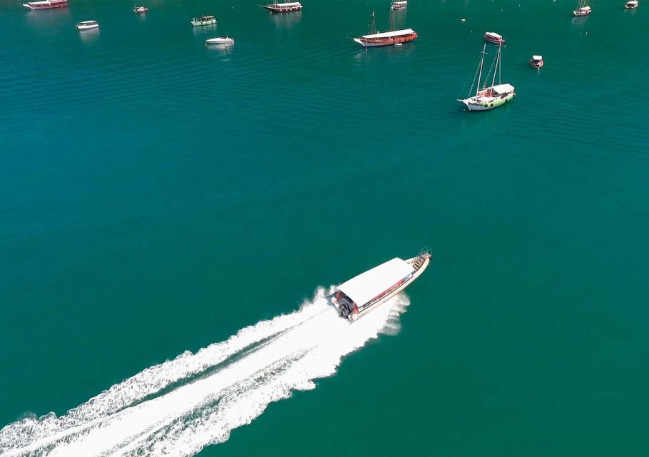 From Angra Dos Reis: Speedboat Transfer to Araçatiba