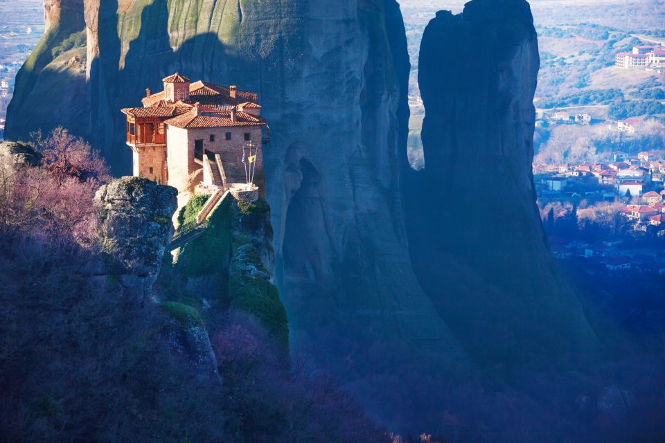 From Athens or Piraeus: Meteora Full-Day Private Trip